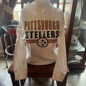 Women’s Steelers hoodie didn’t wear many times like new